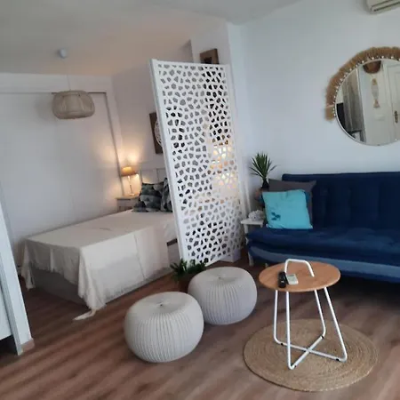 Апартаменти Carvajal Front Line Primera Linea